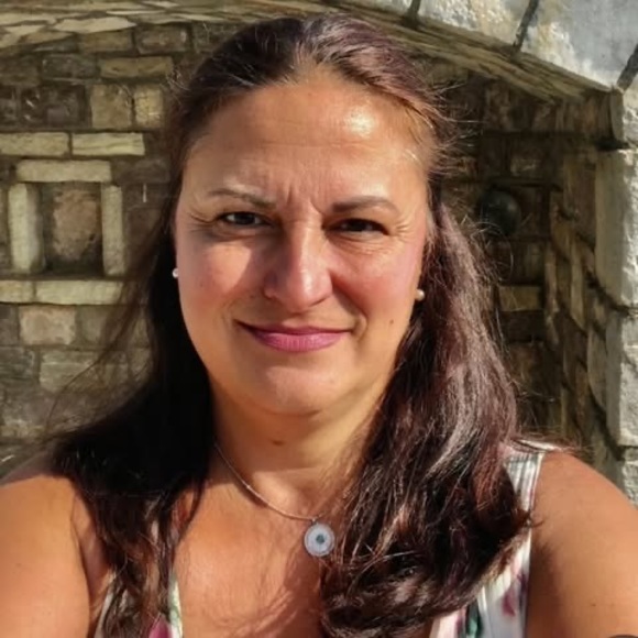 Meet your Posher, Antonia - Picture 1 of 1